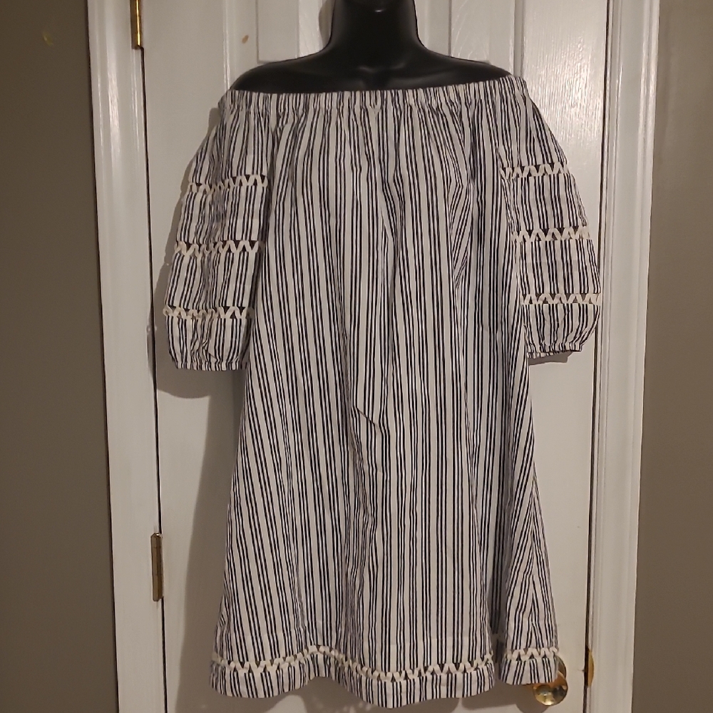 Crown & Ivy Off Shoulders Bkack  and White Striped Mini Dress Size XS